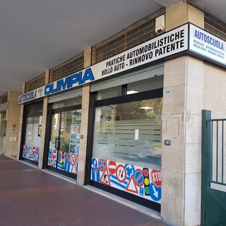 Autoscuola Olimpia di Albenga: la prima in Liguria a tenere lezioni di Scuola Guida in diretta nazionale su Facebook con "Quiz Patente Guida e Vai"