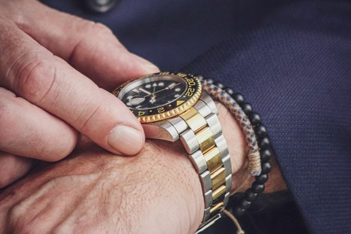 Il mercato parallelo del lusso: cosa succede quando un orologio cambia proprietario Il mercato parallelo del lusso: cosa succede quando un orologio cambia proprietario