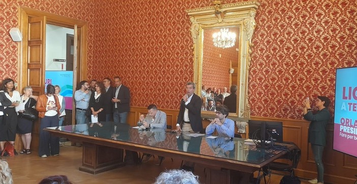 Regionali, Orlando a Savona: "La Liguria non è il ripostiglio dove si mettono le cose che gli altri non vogliono"