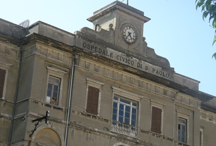 L' antico Ospedale San Paolo e l'artistico orologio, anno dopo anno, stessa storia