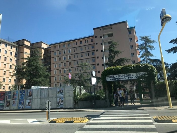 Savona, cinque ragazzi soccorsi per difficoltà respiratorie al rientro a scuola