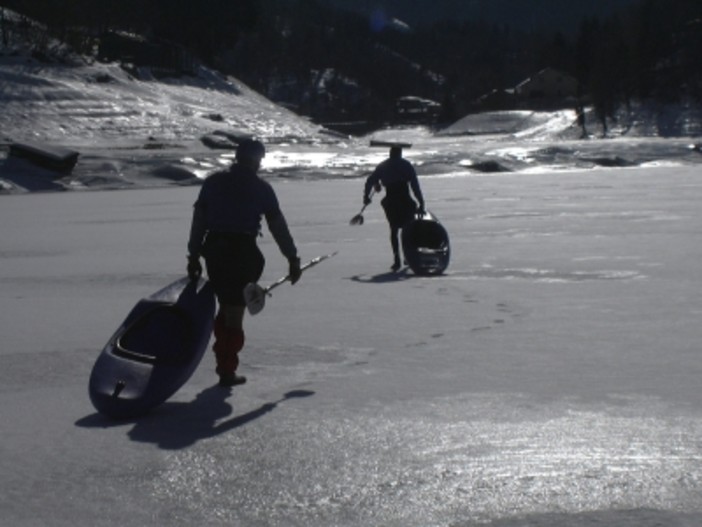 Osiglia: inaugurazione della mostra "L’acqua battezza un silenzio eterno e vivo, un incantesimo"