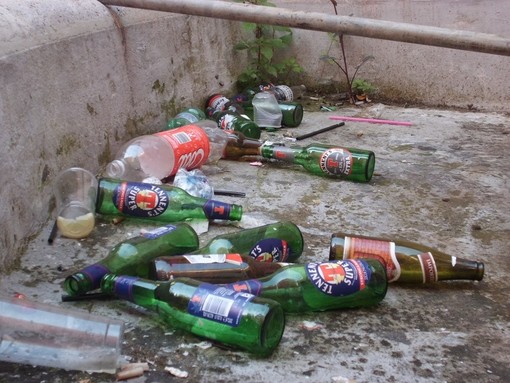 Estate con restrizioni a Laigueglia: niente alcolici in luoghi pubblici dalle 21 alle 6 Estate con restrizioni a Laigueglia: niente alcolici in luoghi pubblici dalle 21 alle 6