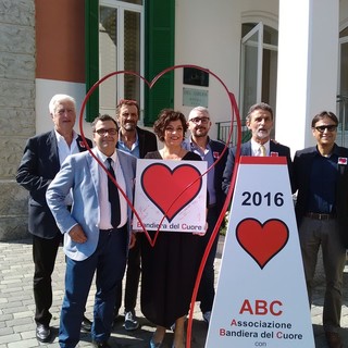 Nasce la "Bandiera del cuore" (FOTO)