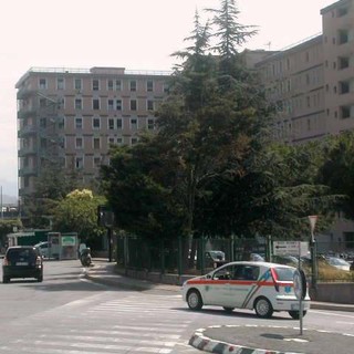 Savona, scontro tra auto e moto in via Nizza
