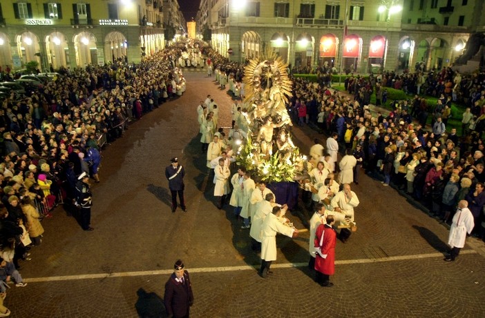 Savona, l'incognita pioggia incombe sulla Processione del Venerdì Santo Savona, l'incognita pioggia incombe sulla Processione del Venerdì Santo