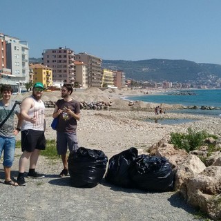 Una foce del Maremola splendente dopo il "Cleanup Day" di Pietra Ligure