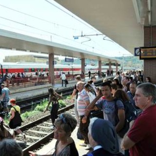 Da Genova a Roma 13 ore in treno. Rimborsati