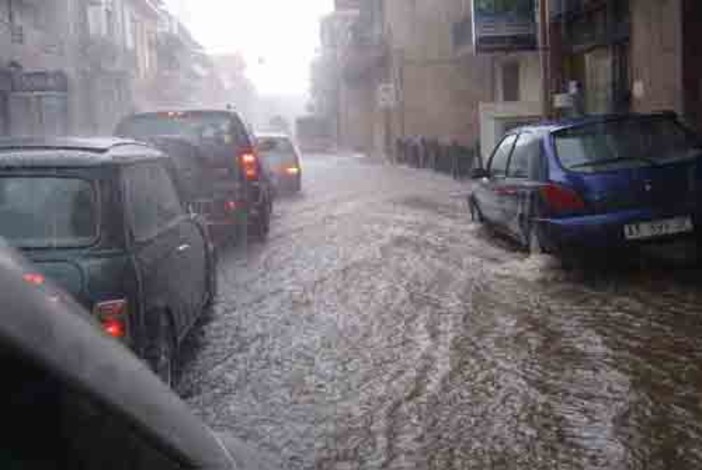 Allerta meteo: forti temporali da oggi a lunedì Allerta meteo: forti temporali da oggi a lunedì