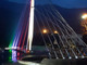 Il ponte di Villanova d'Albenga illuminato col tricolore in onore di Schivo e del Giorno della Memoria