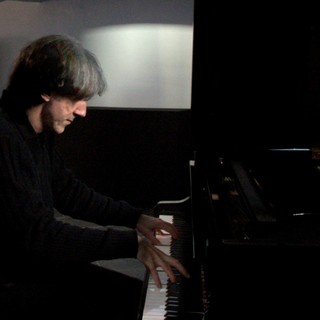 A Savona presentazione dell'album "Isole invisibili" con una performance dal vivo di Deca