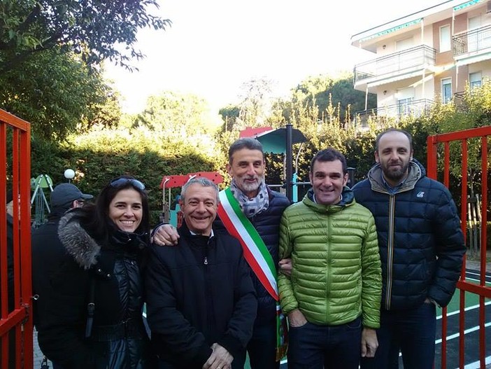 Pietra Ligure inaugura un parco giochi il 31 dicembre come messaggio di speranza (FOTO e VIDEO) Pietra Ligure inaugura un parco giochi il 31 dicembre come messaggio di speranza (FOTO e VIDEO)