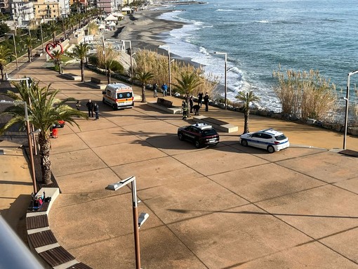 Tragedia a Borghetto S. Spirito: donna trovata senza vita sulla spiaggia