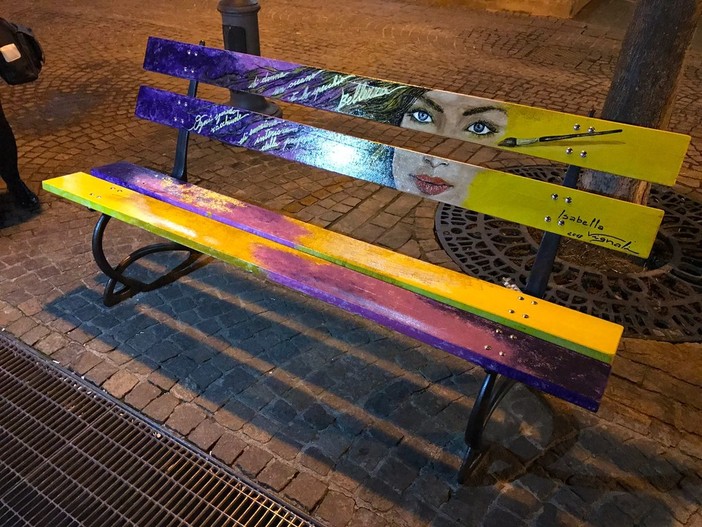 Cairo inaugura la "Panchina della Donna" (FOTO e VIDEO)