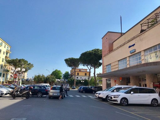Albenga, al via la messa in sicurezza di piazza Matteotti Albenga, al via la messa in sicurezza di piazza Matteotti