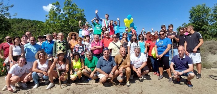 Giusvalla entra nel circuito "Big Bench Community", inaugurata la panchina gigante in località Gancin (FOTO)