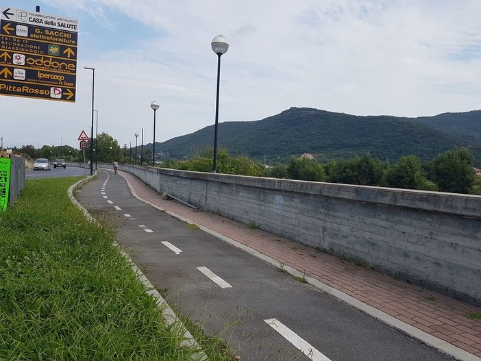 Albenga, affidati i lavori per la realizzazione della pista ciclabile che collega Leca e Bastia al centro città Albenga, affidati i lavori per la realizzazione della pista ciclabile che collega Leca e Bastia al centro città