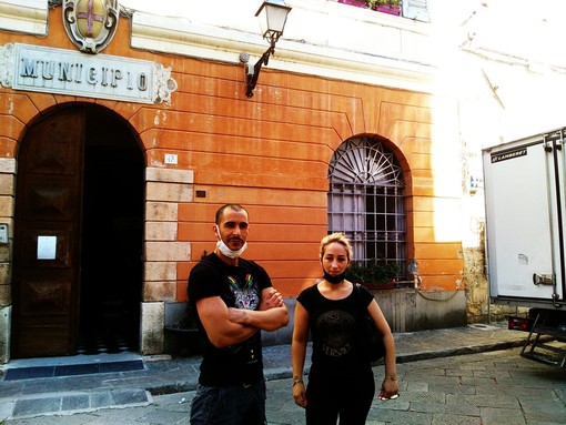 Albenga, la protesta del bar di Pontelungo: "Ci hanno preso di mira"