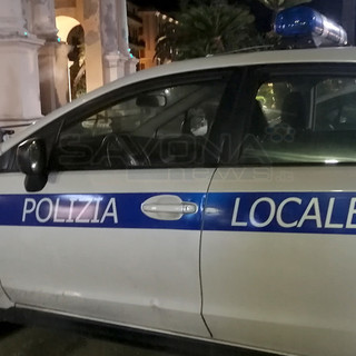 Tentano di intrufolarsi nell'ex Piaggio: due giovani stranieri fermati dalla polizia locale