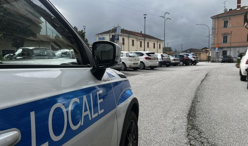 Cairo, due vigilesse investite durante un controllo: la conducente dell'auto si sarebbe allontanata