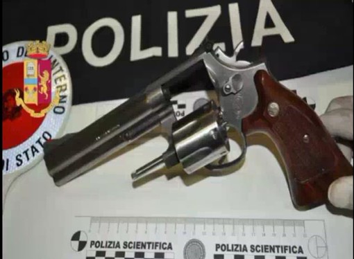 Omicidio al karaoke: un colpo alla testa probabilmente fatale a Deborah Ballesio Omicidio al karaoke: un colpo alla testa probabilmente fatale a Deborah Ballesio