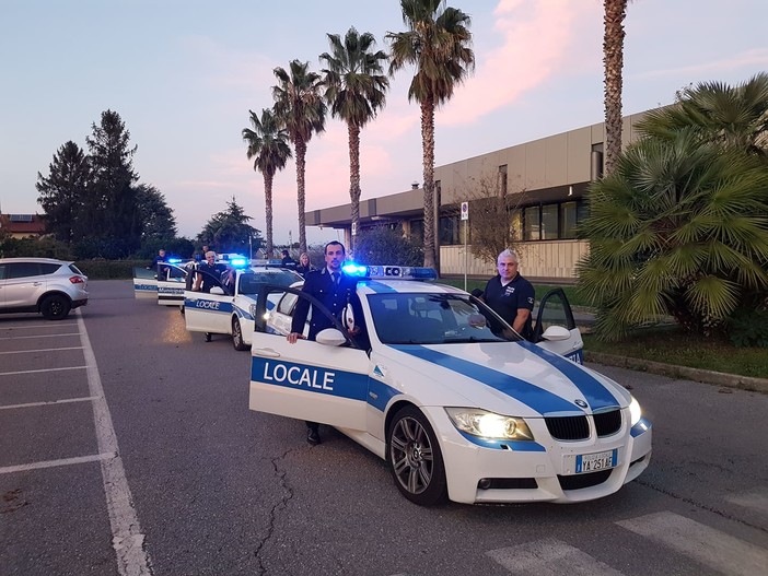 Albenga, la polizia locale presidia il territorio: 4 persone denunciate e due patenti ritirate Albenga, la polizia locale presidia il territorio: 4 persone denunciate e due patenti ritirate