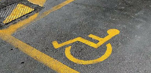 Cairo, la replica: &quot;Non ho mai detto che le maestre dell'asilo ci autorizzano ad utilizzare i parcheggi per disabili&quot;