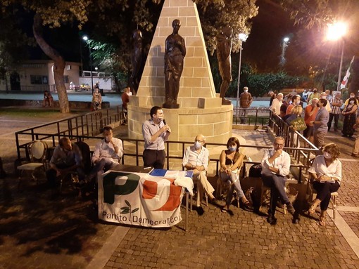 Vado, presentati i candidati savonesi del Pd alle elezioni regionali (FOTO E VIDEO) Vado, presentati i candidati savonesi del Pd alle elezioni regionali (FOTO E VIDEO)
