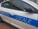 Grave dopo una caduta davanti alla stazione di Savona: caccia all'auto che potrebbe aver colpito un uomo
