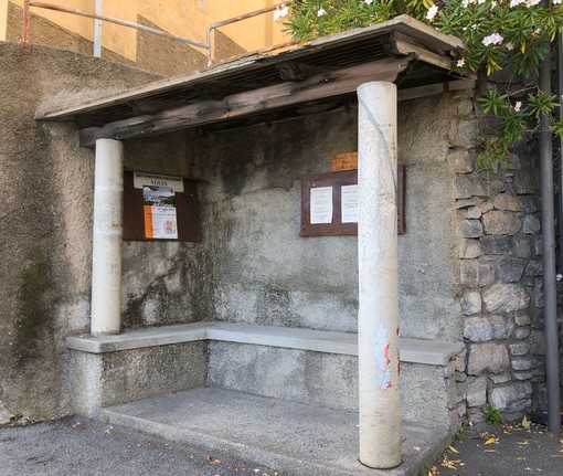 Alassio, la segnalazione di un lettore: "Pensilina realizzata con materiale pericoloso? Chiedo il controllo" Alassio, la segnalazione di un lettore: "Pensilina realizzata con materiale pericoloso? Chiedo il controllo"