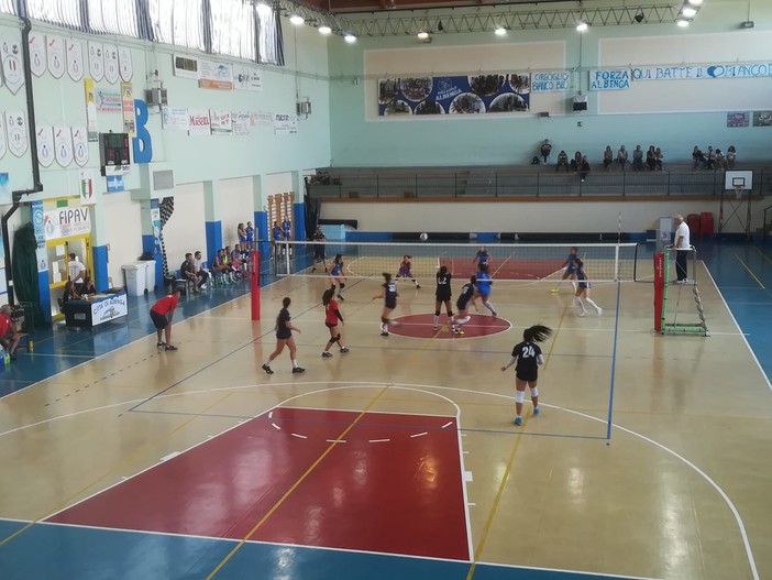 Palestra di Leca d'Albenga, 87 mila euro per il rifacimento della pavimentazione Palestra di Leca d'Albenga, 87 mila euro per il rifacimento della pavimentazione
