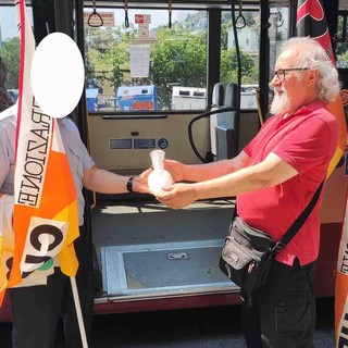 Dalla CUB Savona kit d’emergenza per le funzioni fisiologiche agli autisti di Tpl Linea: "Insufficienti le soluzioni dell'azienda"