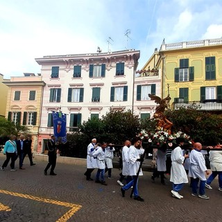Celle Ligure, dopo due anni di stop causa Covid torna la processione per l'apparizione di San Michele (FOTO)