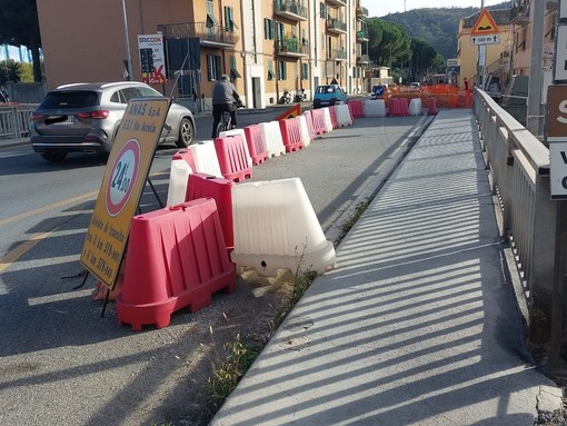 Vado Ligure, da lunedì via al rifacimento del ponte sul torrente Segno: Aurelia chiusa fino ad aprile 2025 Vado Ligure, da lunedì via al rifacimento del ponte sul torrente Segno: Aurelia chiusa fino ad aprile 2025