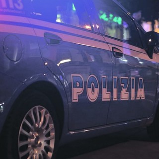 Trovato in possesso di alcuni grammi di hashish e di un bilancino: giovane fermato in piazza del Popolo ad Albenga