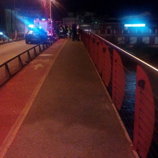 Allarme ad Albenga: persona caduta nel fiume Centa, potrebbe essere stato un falso allarme. Ricerche in corso