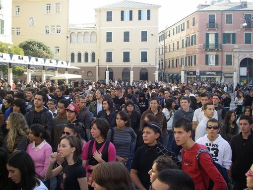 Gli studenti in piazza Sisto