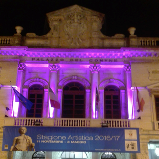 Savona, Palazzo Sisto si illuminerà di rosa per sostenere la lotta ai tumori del seno