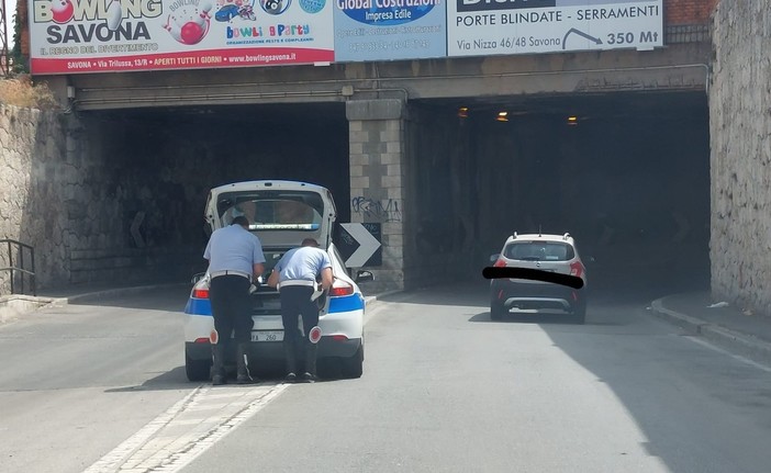 Scontro tra moto e auto a Savona: sul posto sanitari e polizia locale