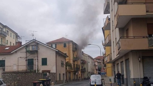 Incendio al quadro elettrico di un'abitazione a Valleggia: alcune utenze senza elettricità, tecnici al lavoro Incendio al quadro elettrico di un'abitazione a Valleggia: alcune utenze senza elettricità, tecnici al lavoro