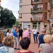 Savona, piazza Maestri dell'Artigianato: il sindaco Russo incontra i residenti