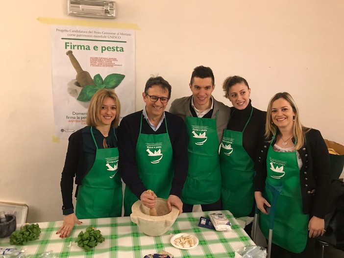 Cairo sostiene la candidatura del pesto ligure a patrimonio Unesco (FOTO e VIDEO) Cairo sostiene la candidatura del pesto ligure a patrimonio Unesco (FOTO e VIDEO)