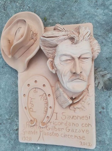 "Savona Scomparsa" e la piastrella dedicata a Ramon: "Chiediamo l'affissione al Prolungamento"