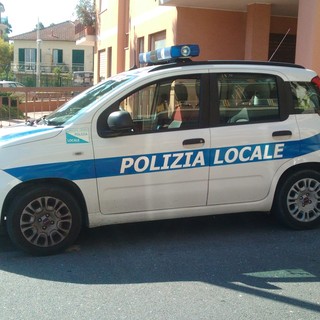 Andora, lite in un bar per futili motivi: intervento della polizia locale