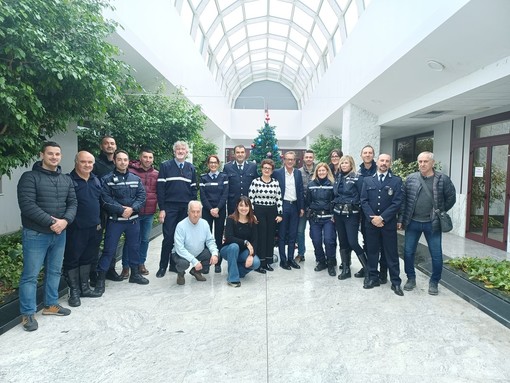 Polizia locale di Albenga, un bilancio di fine anno con grandi numeri. Il sindaco Tomatis: "Motivo d'orgoglio per la città" Polizia locale di Albenga, un bilancio di fine anno con grandi numeri. Il sindaco Tomatis: "Motivo d'orgoglio per la città"