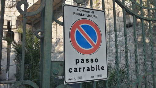 Finale lancia il censimento delle occupazioni di spazi pubblici
