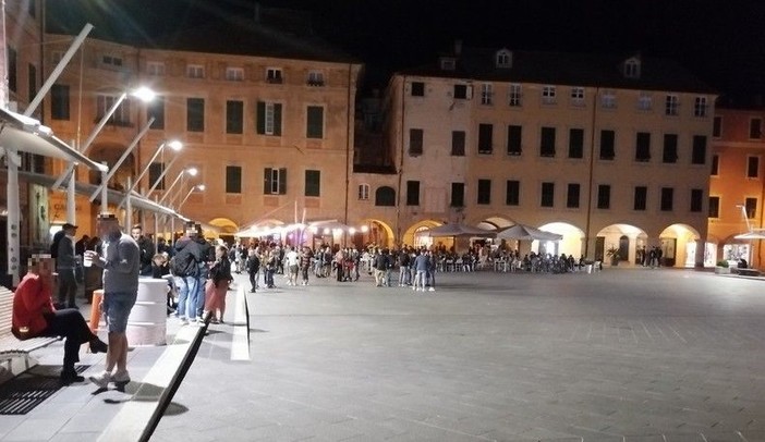 Finale, riecco l'ordinanza contro il consumo di alcolici al di fuori di locali e dehors Finale, riecco l'ordinanza contro il consumo di alcolici al di fuori di locali e dehors