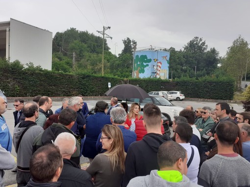 Verallia, i sindacati: "Lo stabilimento di Carcare deve ripartire immediatamente" (FOTO e VIDEO) Verallia, i sindacati: "Lo stabilimento di Carcare deve ripartire immediatamente" (FOTO e VIDEO)