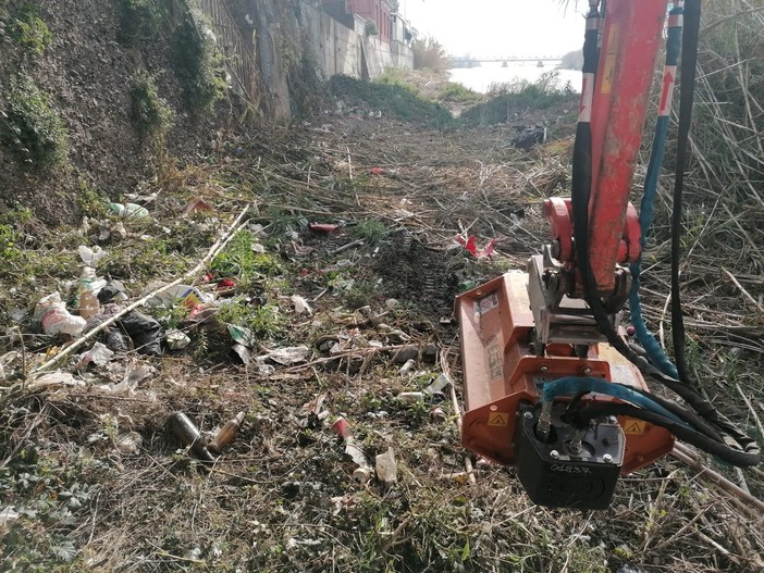 Albenga, Radiuk: "Stiamo riqualificando il Lungocenta Trento, contrasteremo le situazioni di degrado" Albenga, Radiuk: "Stiamo riqualificando il Lungocenta Trento, contrasteremo le situazioni di degrado"