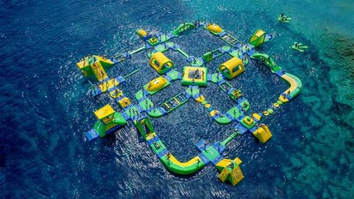 Laigueglia, nuovo bando per l'affidamento del Parco Acquatico Gonfiabile e della gestione della Spiaggia Libera Attrezzata